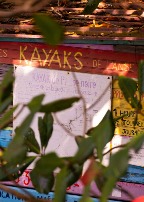 photo-anse-noire-kayak Photo d'un magasin de kayaks à l'Anse Noire, Anse d'Arlet