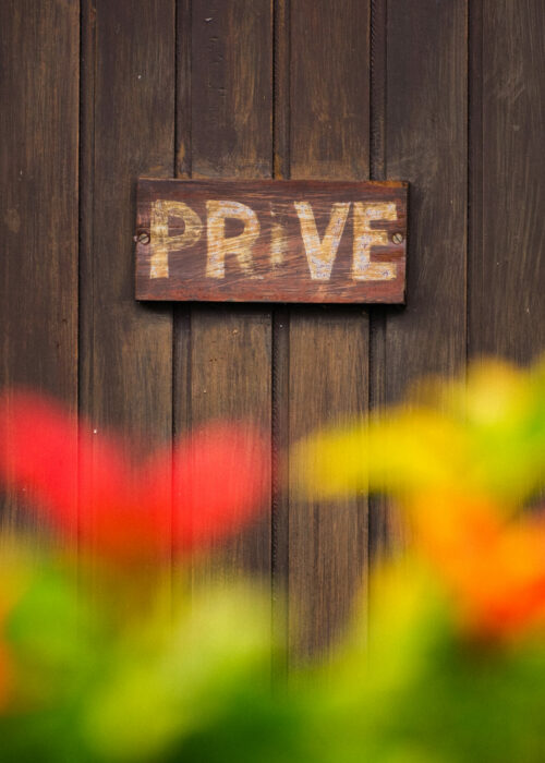 photo-carbet-monastere Photo d'une porte du monastère du Carbet